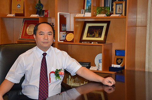 集團(tuán)董事長(zhǎng)李浪輝先生簡(jiǎn)介